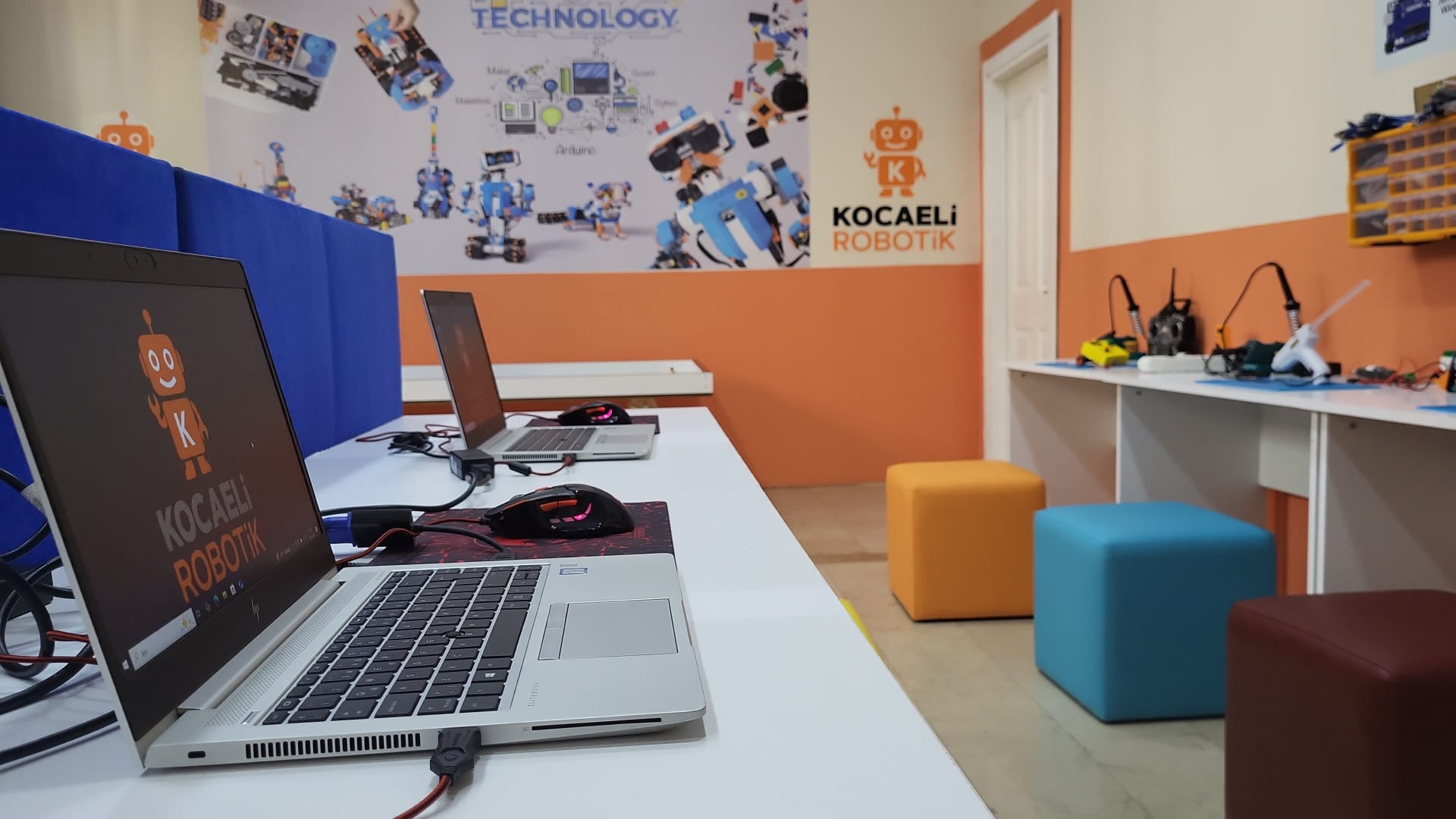 [Atölyeden bir görüntü]